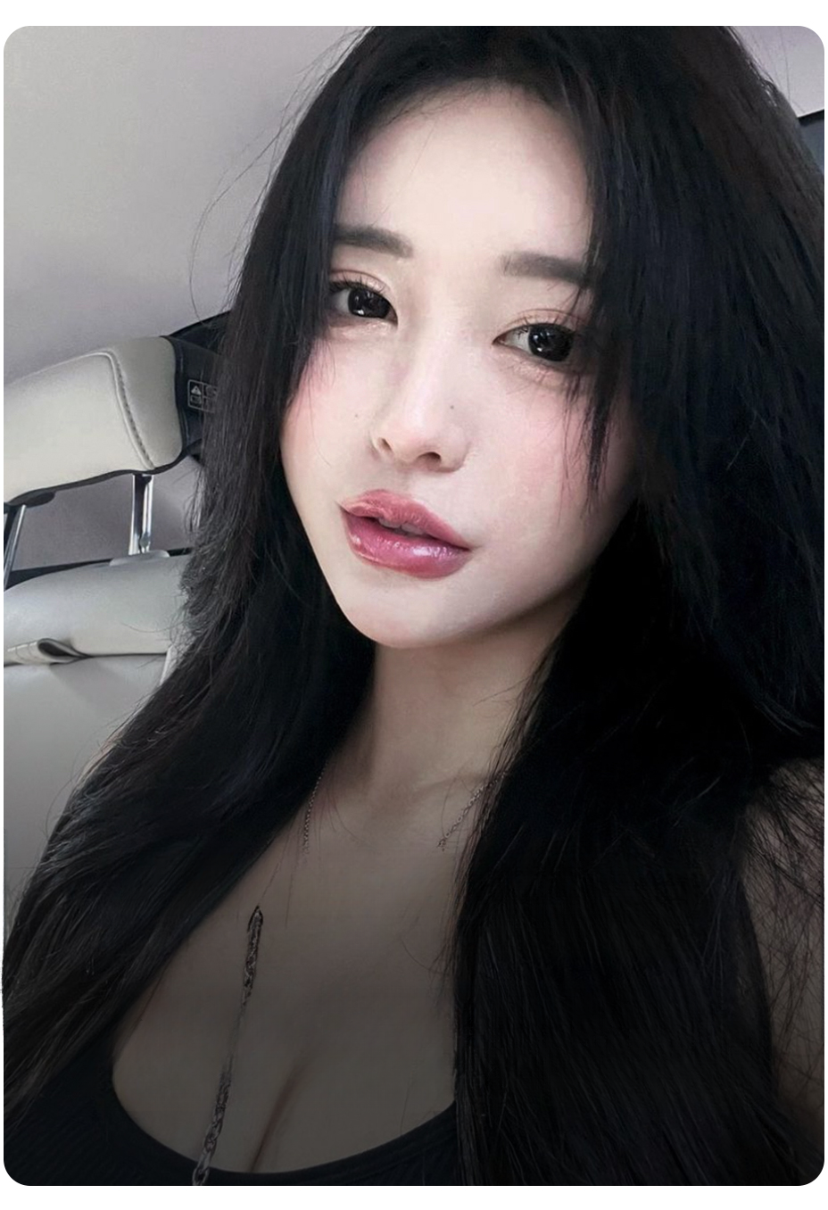 HYUNDAIMIHAK PLASTICSURGERY представитель клиники