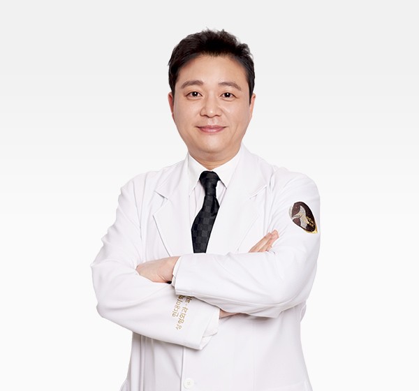 Hyundai Aesthetics, главный директор клиники Ho Hwang